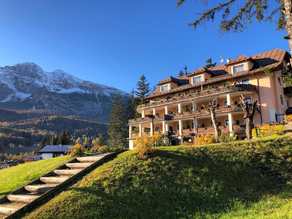 Boutique Hotel Villa Blu Cortina dʼAmpezzo Exterior foto