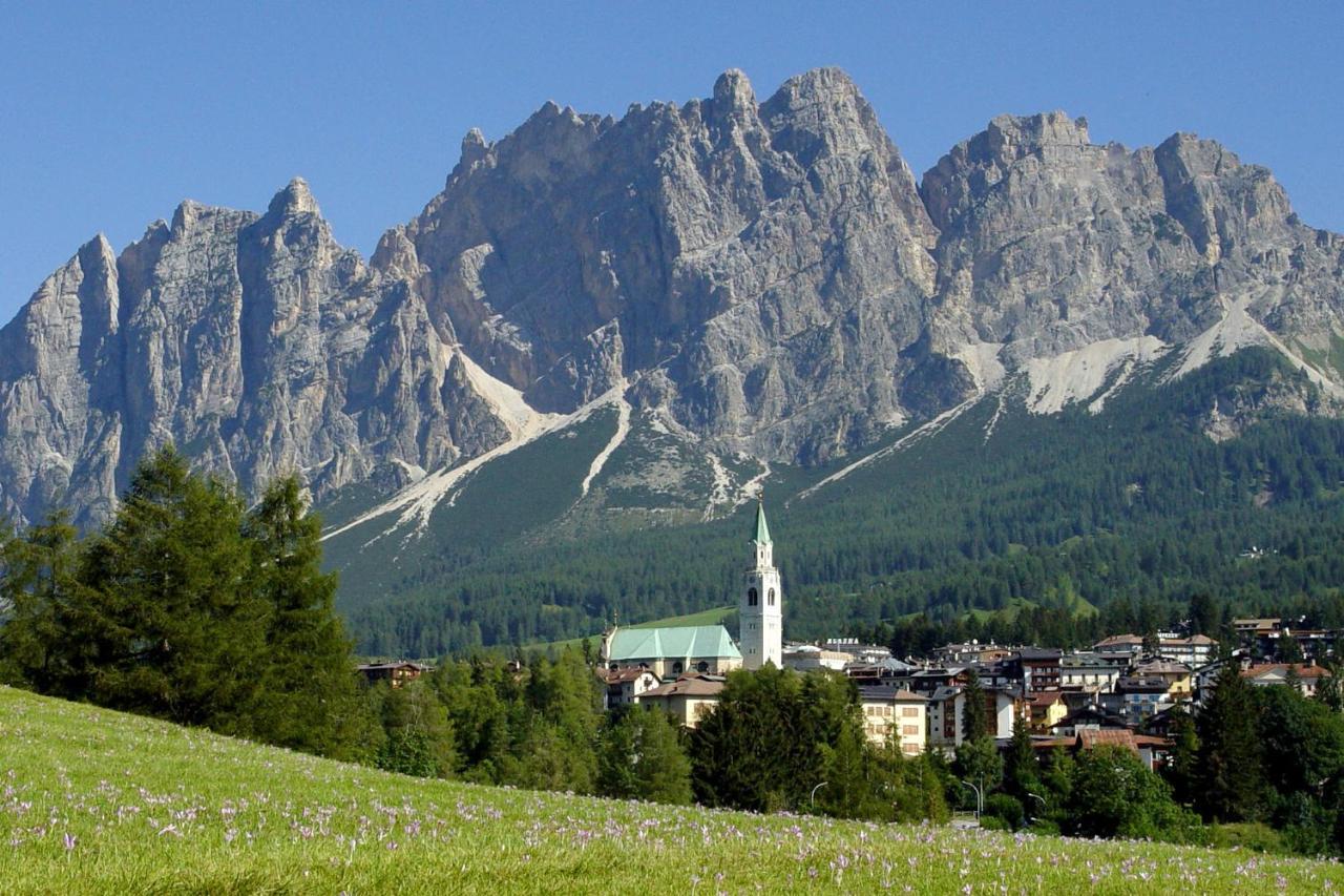 Boutique Hotel Villa Blu Cortina dʼAmpezzo Exterior foto