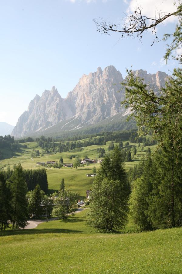 Boutique Hotel Villa Blu Cortina dʼAmpezzo Exterior foto
