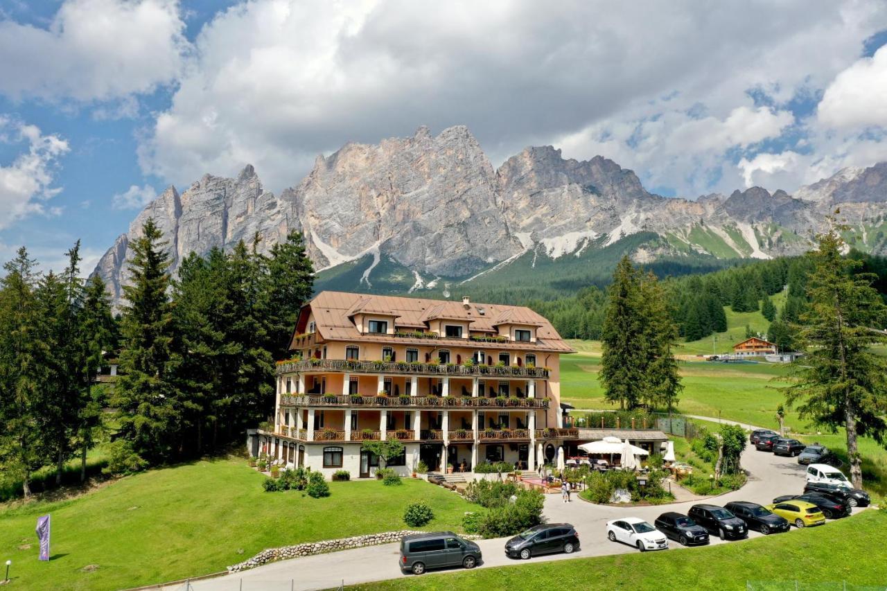 Boutique Hotel Villa Blu Cortina dʼAmpezzo Exterior foto
