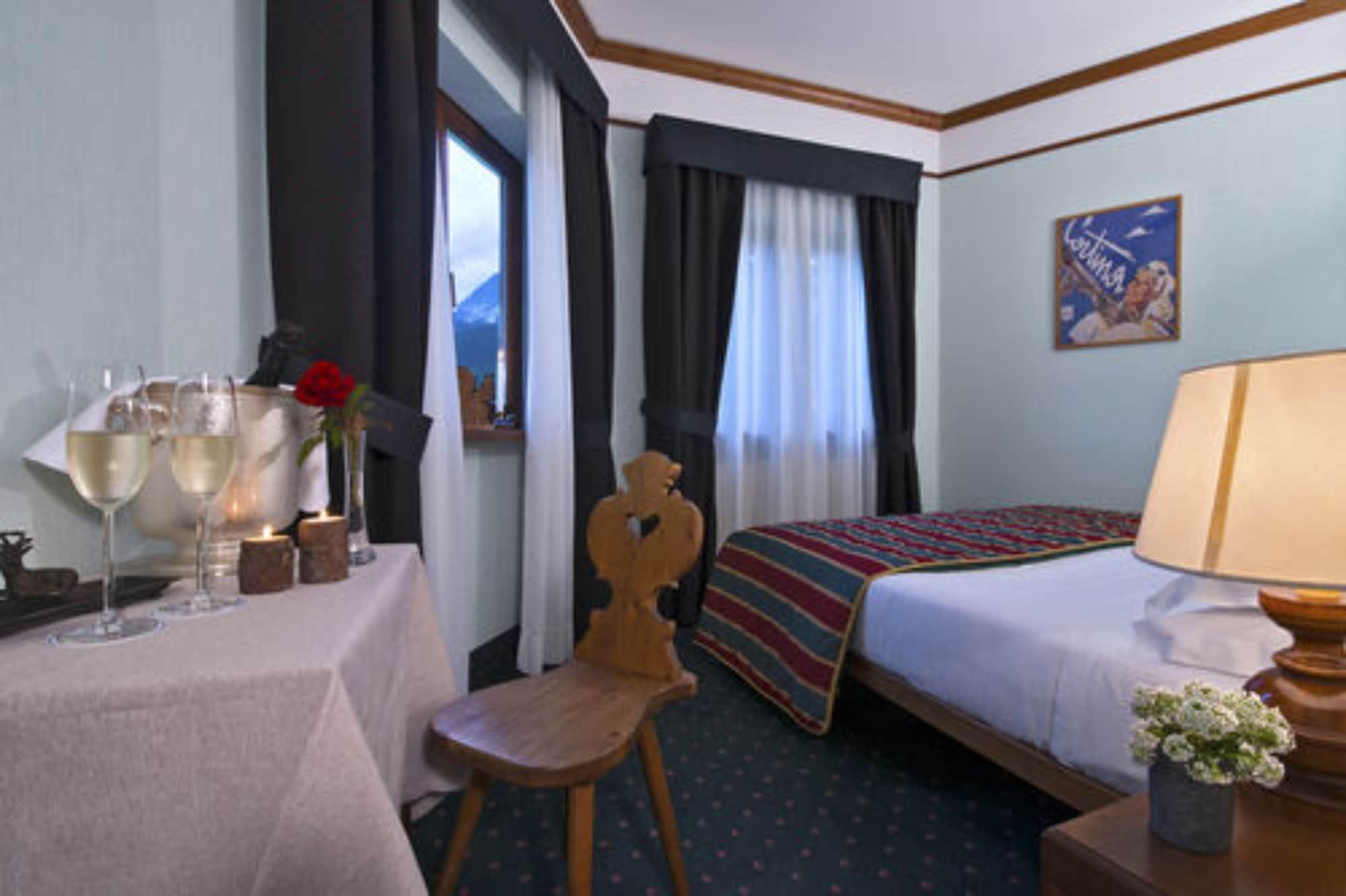 Boutique Hotel Villa Blu Cortina dʼAmpezzo Exterior foto