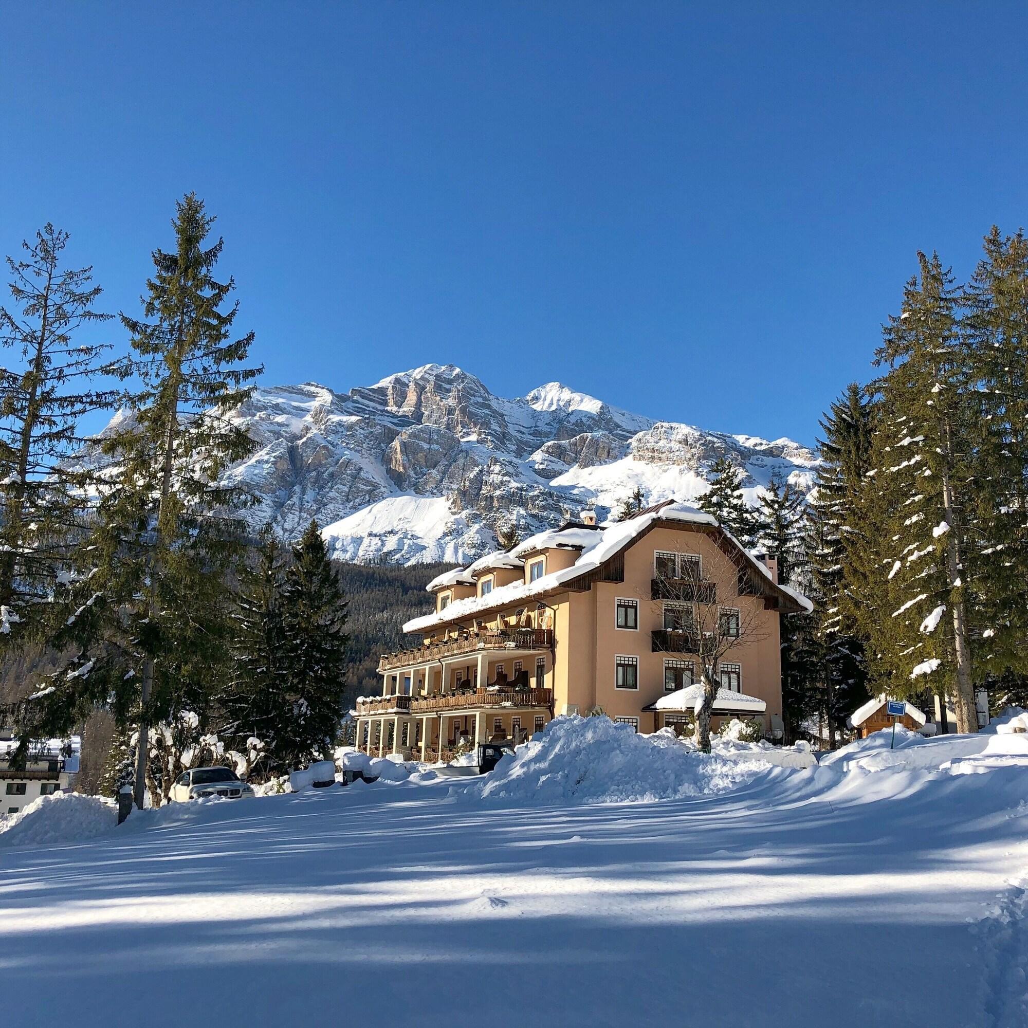 Boutique Hotel Villa Blu Cortina dʼAmpezzo Exterior foto