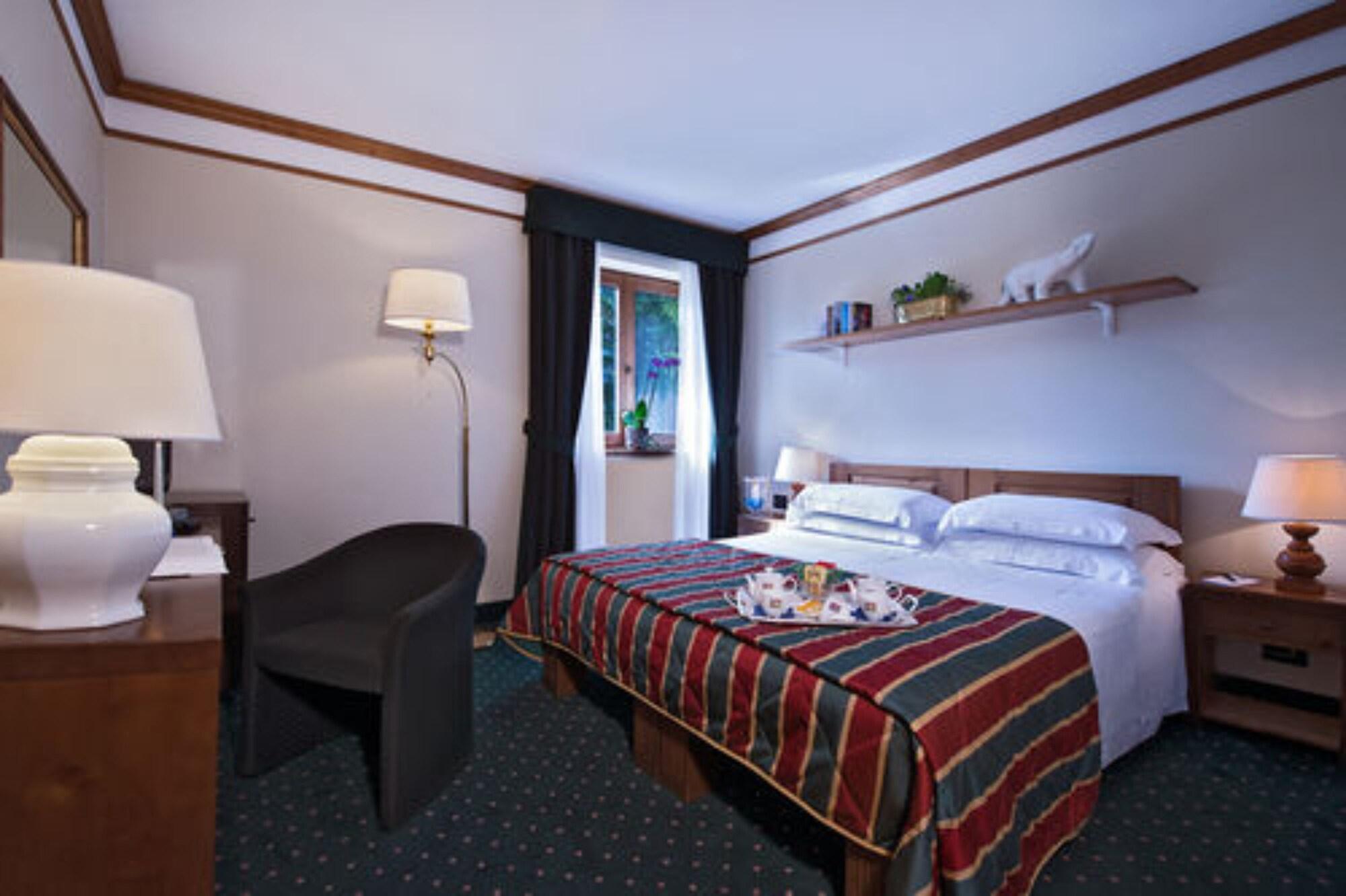 Boutique Hotel Villa Blu Cortina dʼAmpezzo Exterior foto