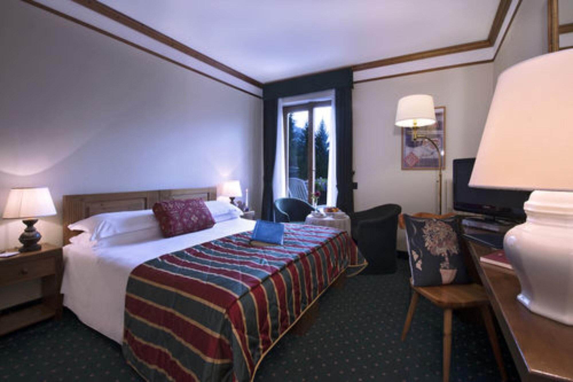 Boutique Hotel Villa Blu Cortina dʼAmpezzo Exterior foto