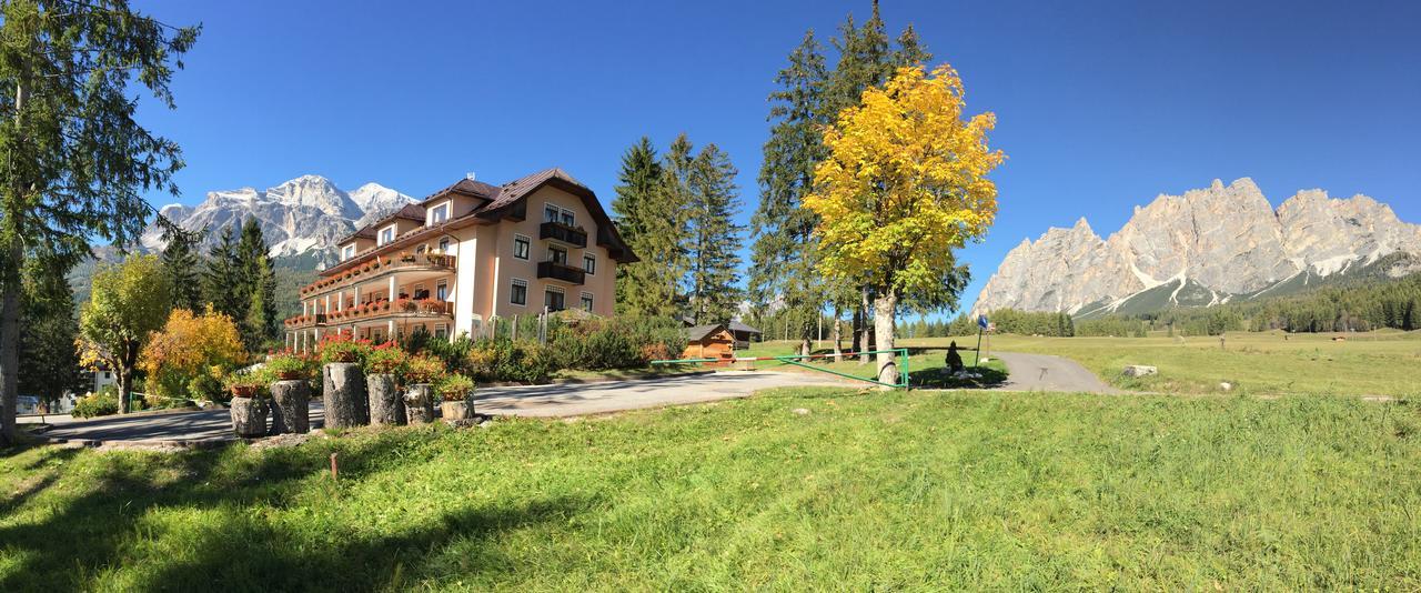 Boutique Hotel Villa Blu Cortina dʼAmpezzo Exterior foto