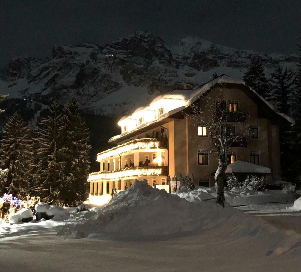 Boutique Hotel Villa Blu Cortina dʼAmpezzo Exterior foto